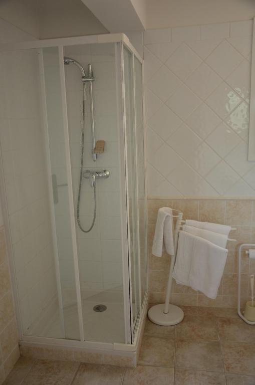 Les Rives Du Loup Hotel Tourrettes-sur-Loup Room photo